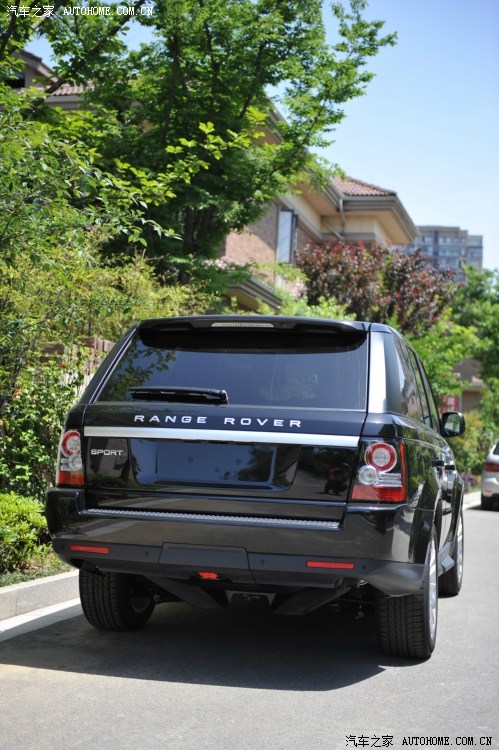路虎气质男人黑色揽胜运动提车首页