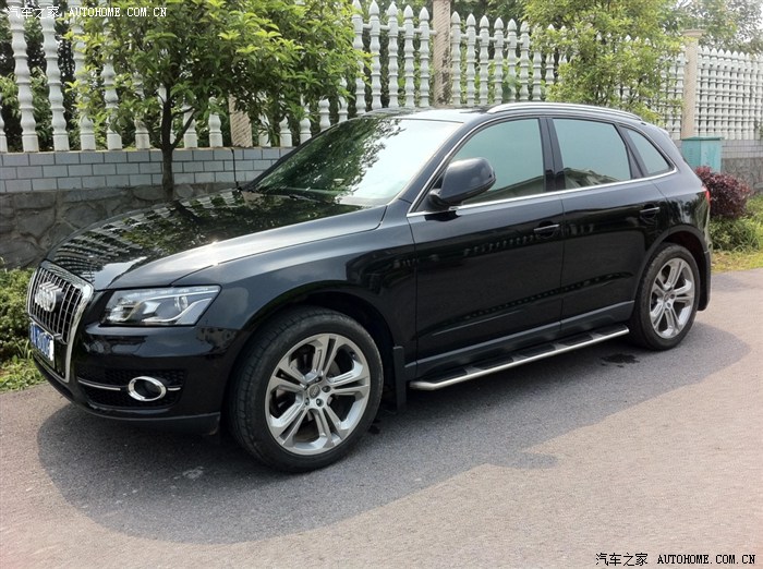 奥迪q5黑色技术提车一年多认证作业