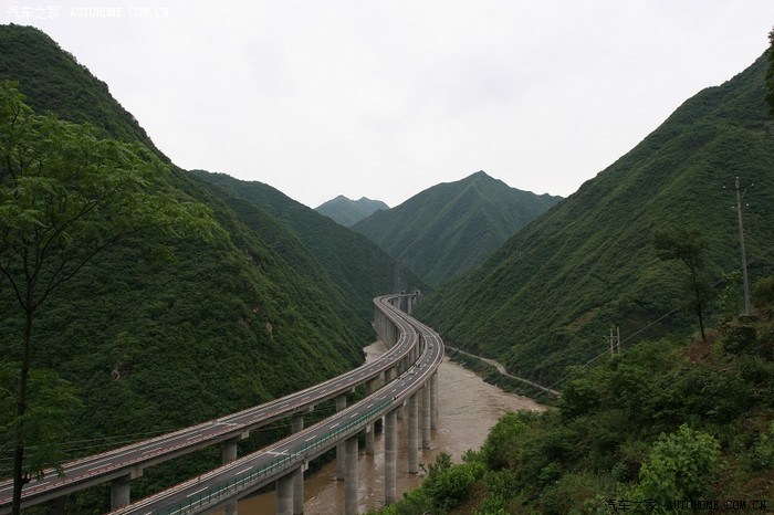 秦岭深处的西康高速公路隧道群!
