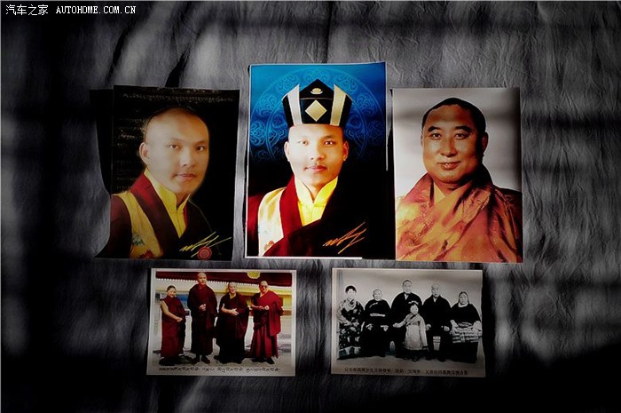 请佛 十世班禅额尔德尼确吉坚赞与十七世大宝法王噶玛巴邬金钦列多杰