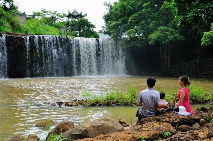 海南白石溪瀑布