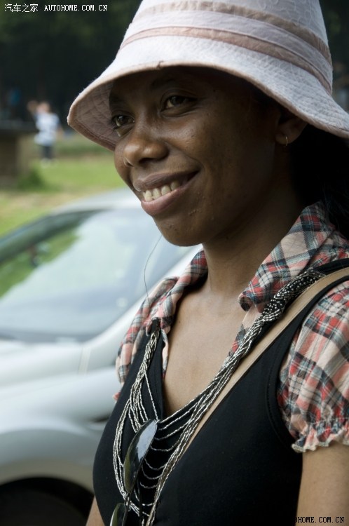 烧烤黑妹绿水蓝天致者必胜烧烤派对