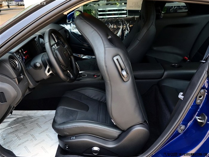 请教各位gtr车主后排人员上下的问题