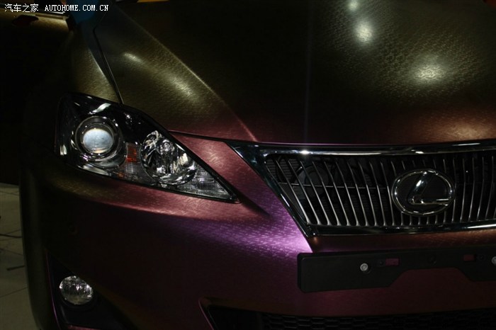 现场直播雷克萨斯全车贴变色龙膜
