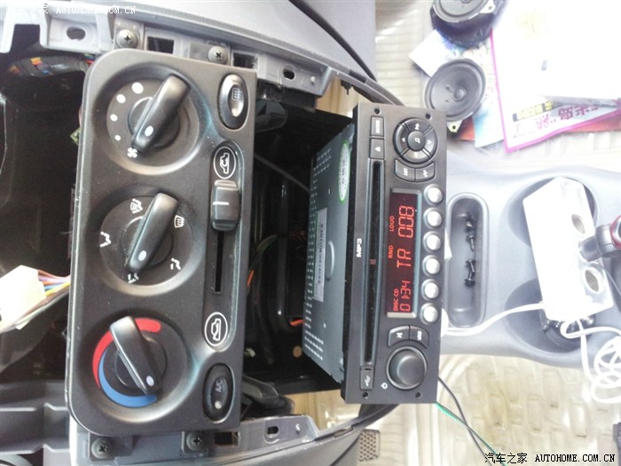 低配乐驰 收音机更换标致307 cd 机头