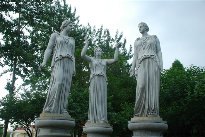 最后附带几张奥体公园的白天黑夜的对比图~! 这两张让我想起来柯南.