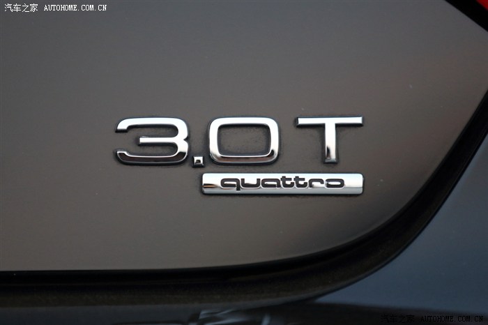 车尾的quattro标志