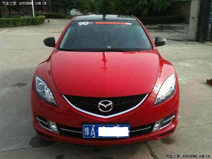 红色睿翼装黑色碳纤维尾翼好不好看啊?