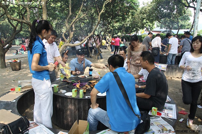大家在围炉烧烤,深圳凤凰山
