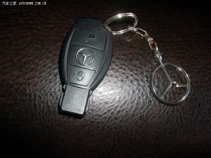 【图】奔驰B200钥匙电池更换方式