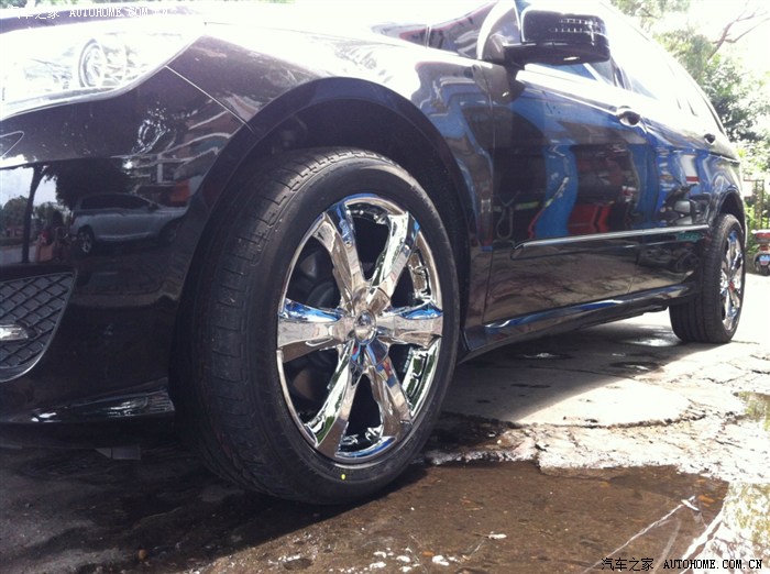 分享奔驰r350改20寸电镀轮毂另出原产轮毂轮胎