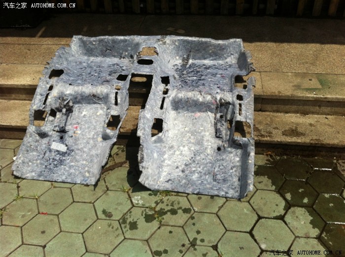 高尔夫后门漏水严重全车地盘都是水申精