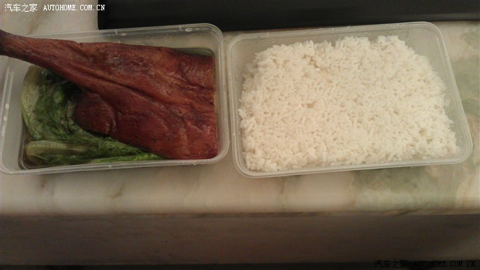 【图】今日买盒饭,看见老板打压农民工了。