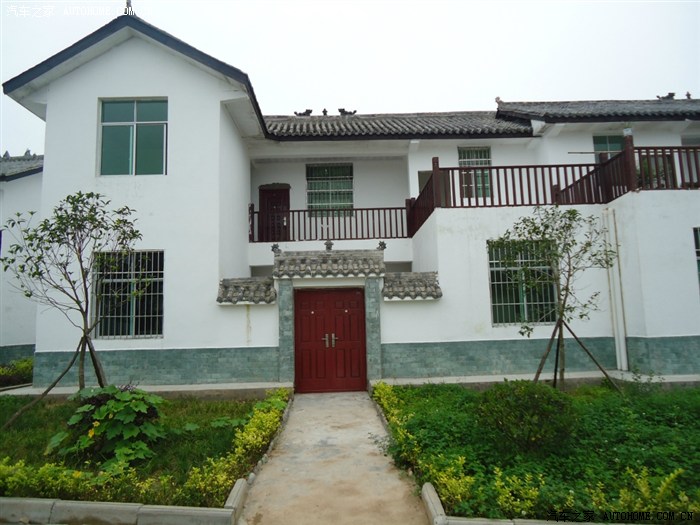 山重水复疑无路柳暗花明又一村展示现代新农村建设成果