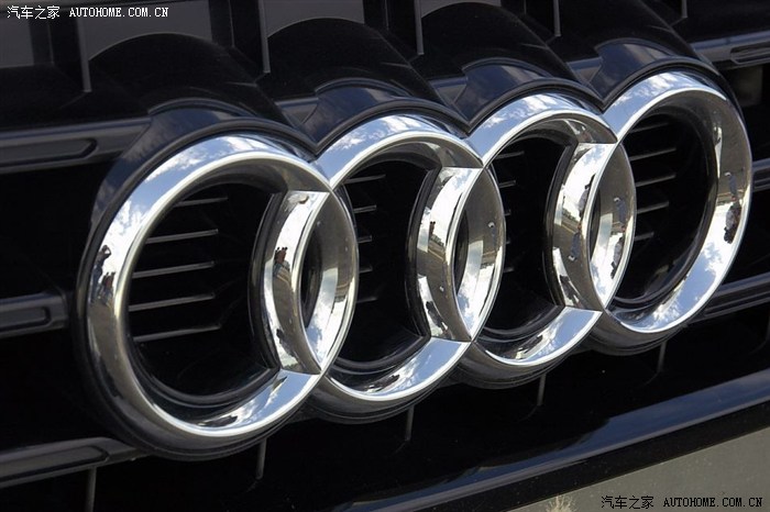 奥迪a4l安装remus四出菊花,等了好久终于等到今天,欢迎围观