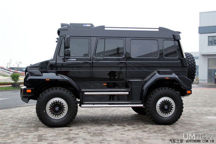 天津暴雨出动奔驰顶级乌尼莫克u4000u5000参与救灾有图