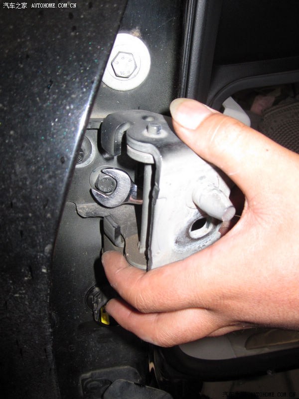 大城小爱车友会c5更换原厂galfer刹车片更换车门合页限位器作业