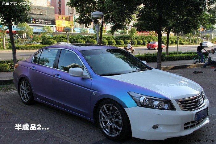 八代雅阁全车变色龙贴膜作业将浮夸进行到底