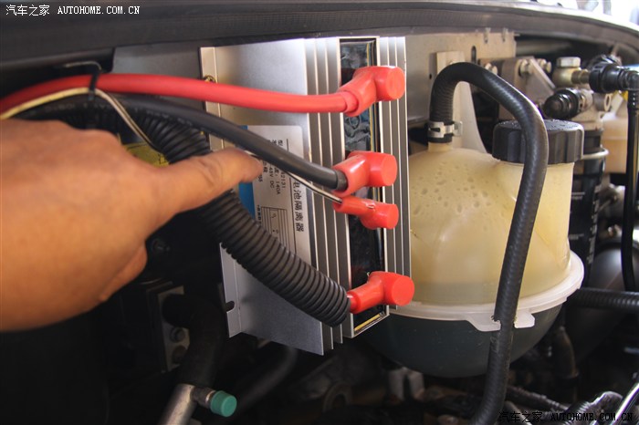 我的大通v80加装了副电瓶