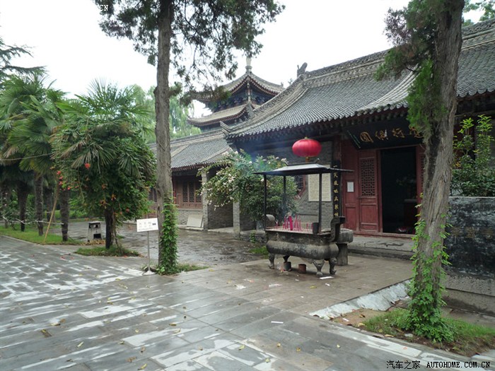 户县草堂寺转转,里面有关中八景之一草堂烟雾.停车5,门票20.