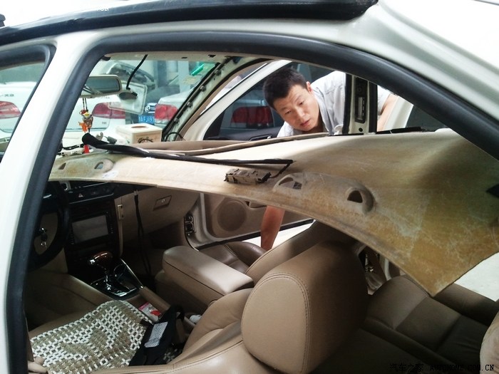 更换fk无标中网四s更换原车顶棚作业