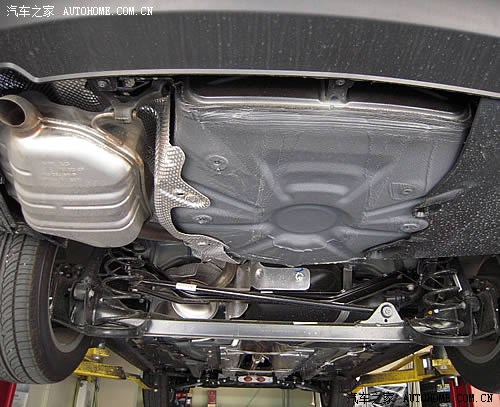 大众速腾全车贴膜底盘装甲钻石晶膜镀膜施工晒作业