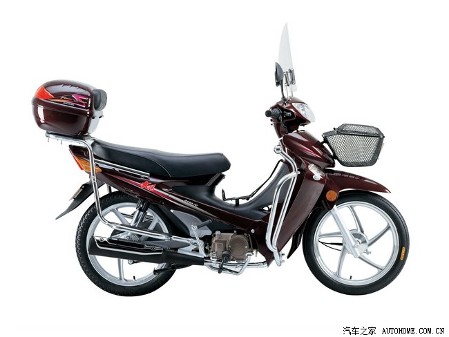 回了趟老家,看见初中老师的那辆当年我追过的摩托.大阳dy90?