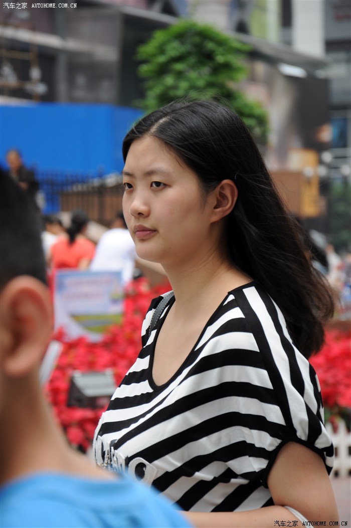 重庆解放碑扫街重庆美女