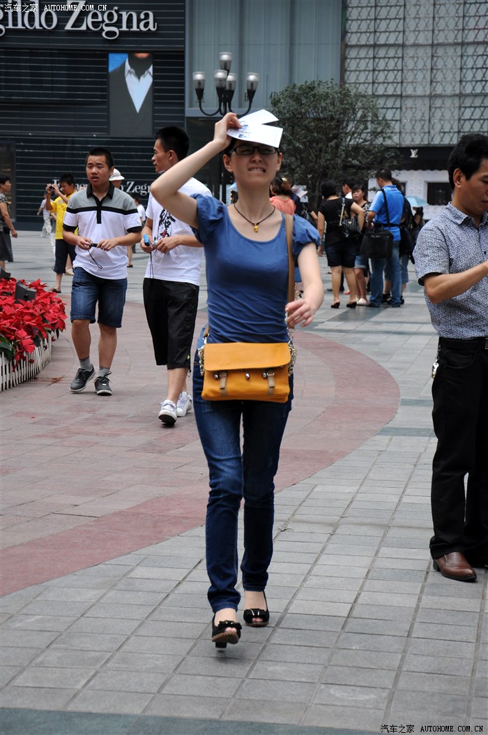 重庆解放碑扫街   重庆美女