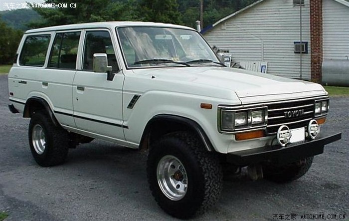 今天看到个丰田罕见硬派软顶越野车 是71 71 啊 见过的人多么