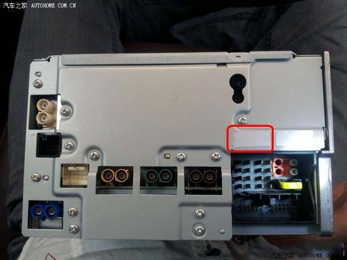 解剖奔驰e系e260l原车dvd导航主机改rca低电平音频输出求精