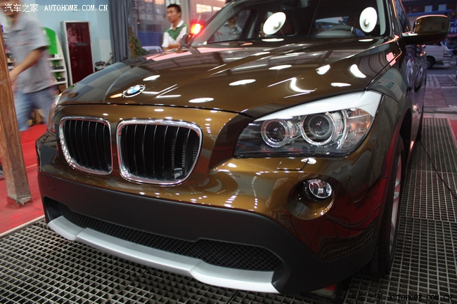 靓车会北京丰益桥店马拉喀什棕宝马x1白金版汽车镀膜全套施工作业