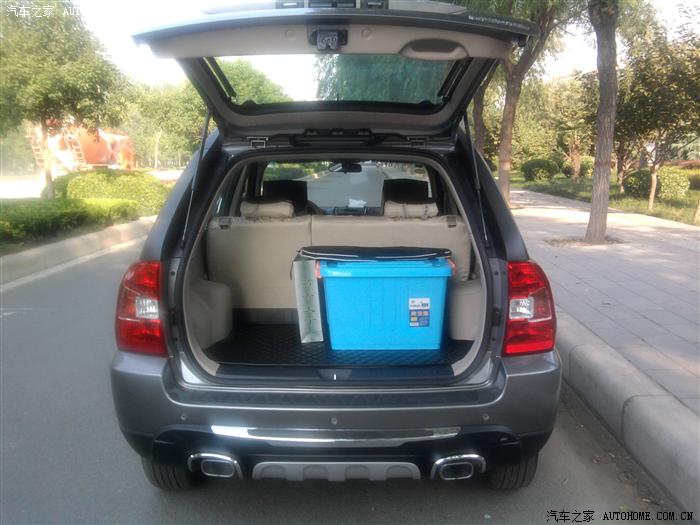 后盖打开,挺能装哇!