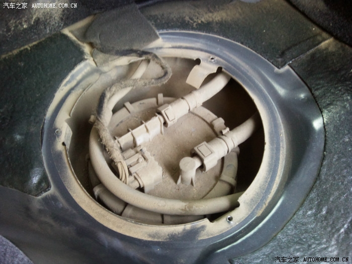 给大家展现一下旗云之星的汽油泵位置