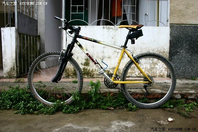 一辆dbr,一辆bandit400