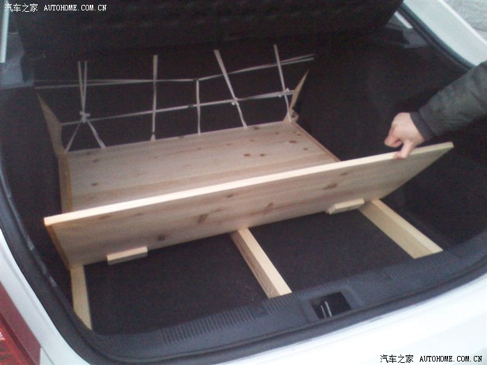 为了让明锐变房车北京车友后备箱车床制作作业