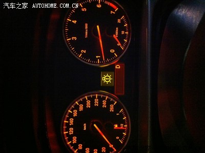 仪表盘报警 灯泡里一个叹号,是什么意思?