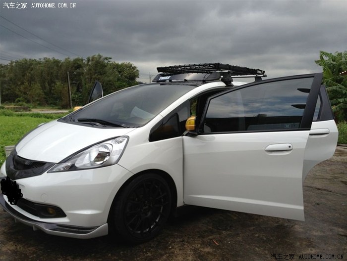 求精白色飞度改装新增无行李架的照片超20张照片了呀