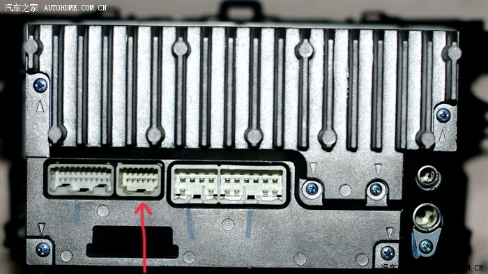 卡罗拉拆下来的cd机千万别扔了哦.