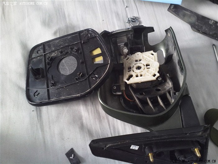 心灵手巧,更换倒车镜作业!