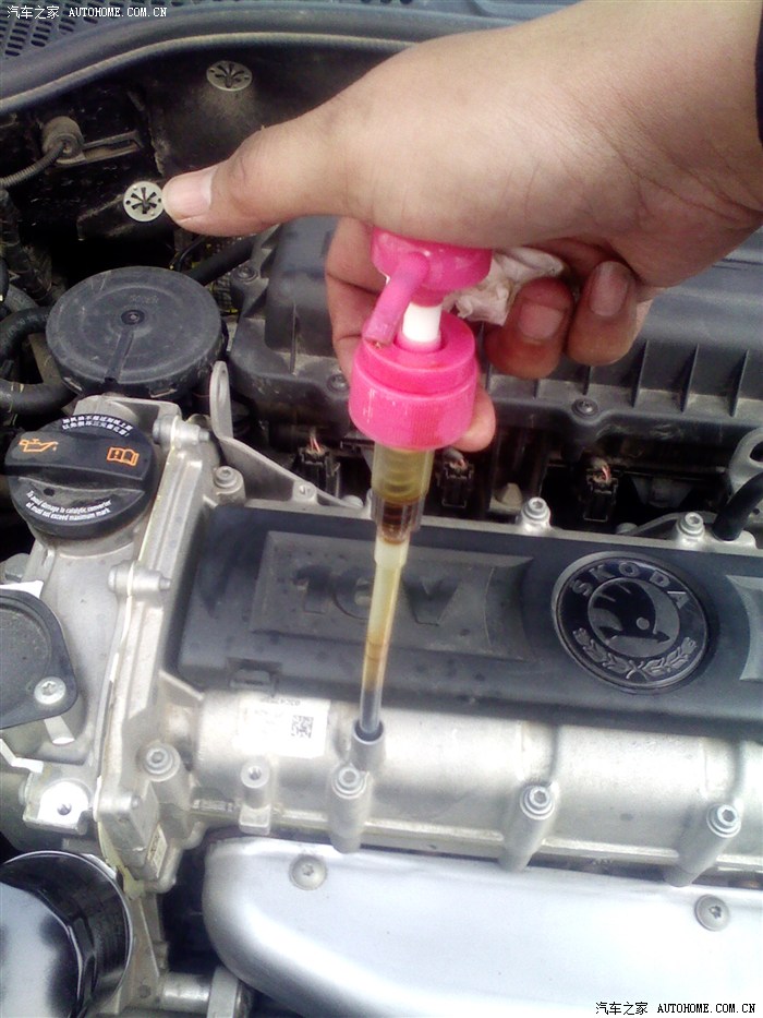 明锐机油加多了怎么办,把它抽出来.