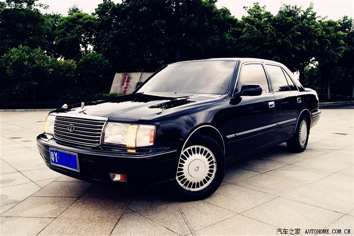 随拍爱车第十代丰田皇冠jzs155