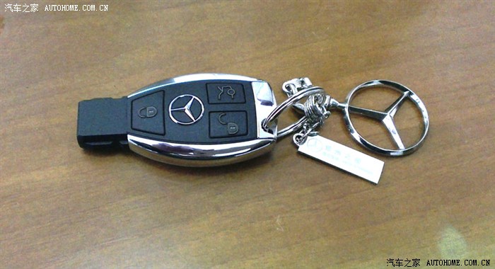 【图】c260优雅白外黑内提车作业,多图!_奔驰c级论坛_汽车之家论坛