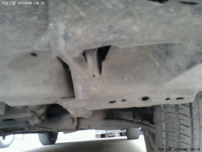 比亚迪f3的拖车挂钩在哪里