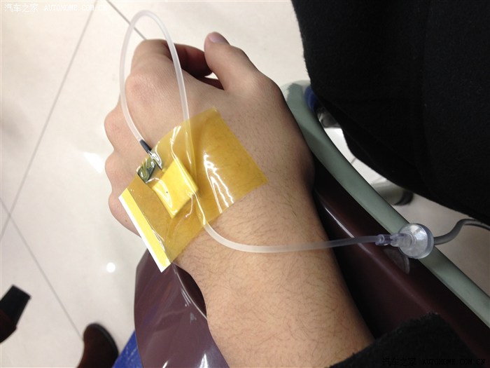 这个点蛋疼的在挂盐水可惜没有漂亮的护士