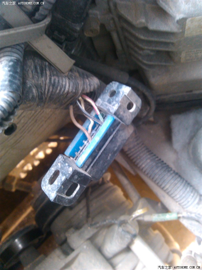 求新五菱之光6390qf的电脑接头obd的图片