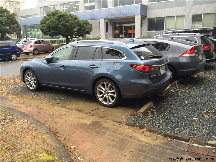 【图】日本看到的第一台新马三 旅行版_马自达3 昂克赛拉论坛_汽车之