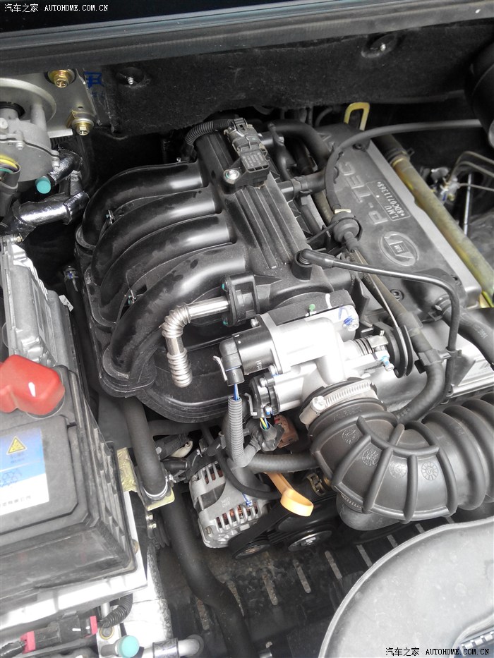 哪根是发动机进油管