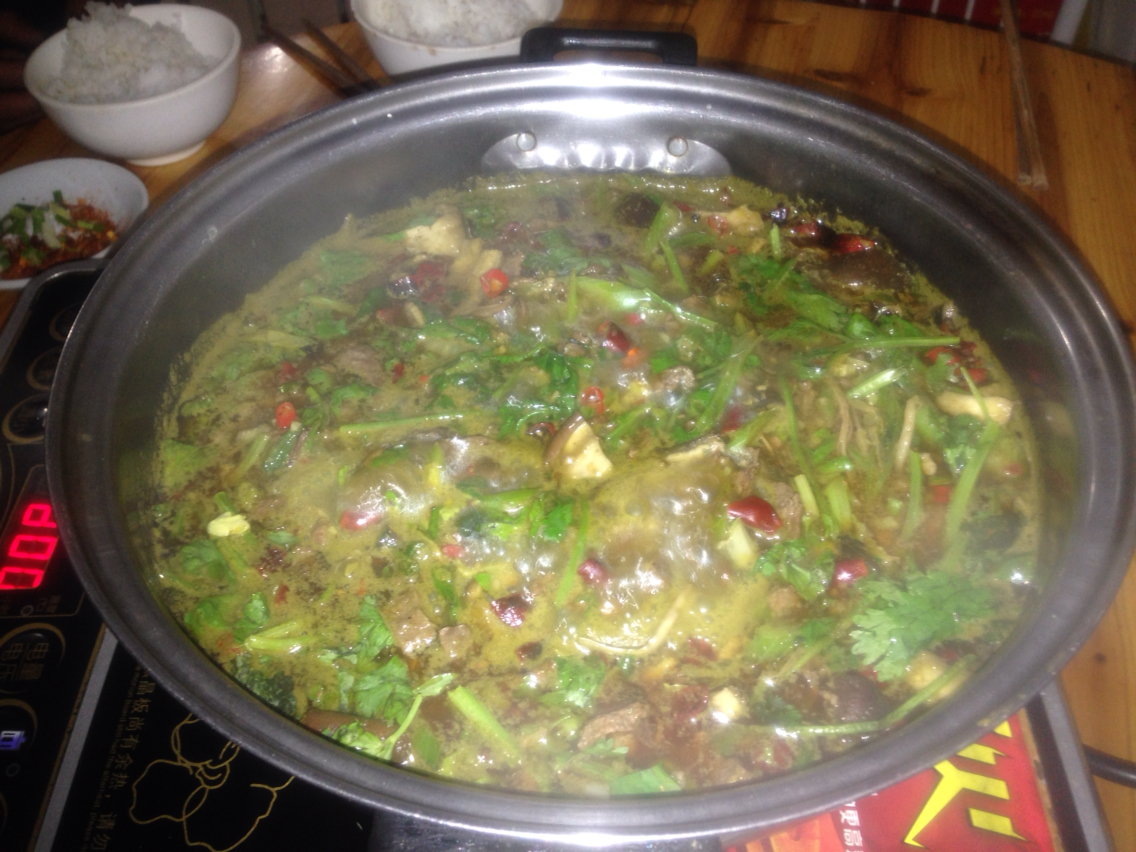 当地的牛瘪火锅非常好吃.