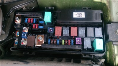 保险丝盒里大方快的是什么?_杰德论坛_手机汽车之家